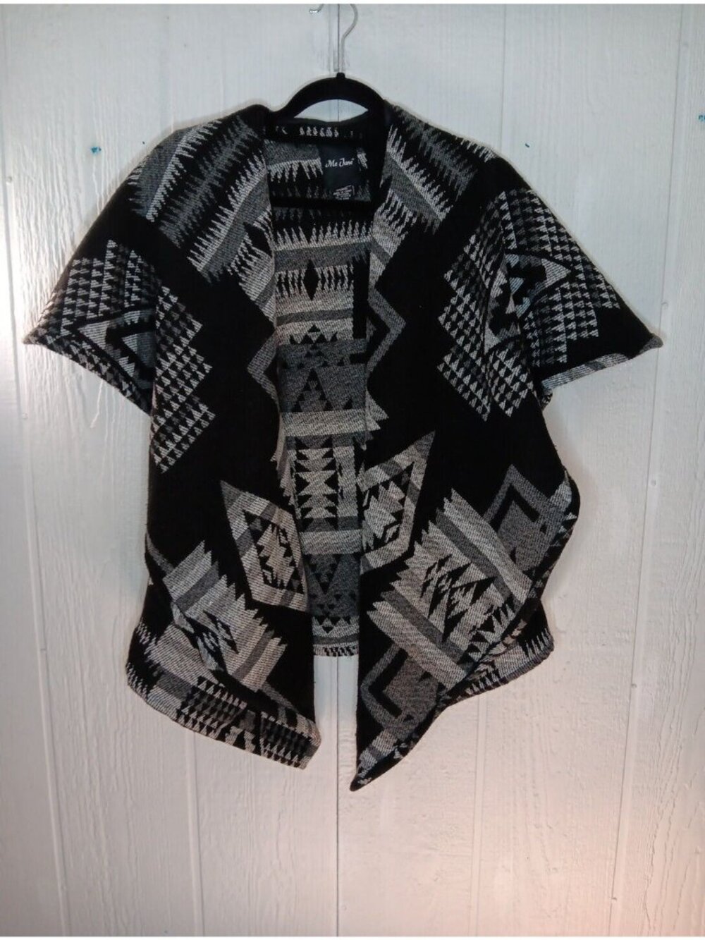 ME JANE Blanket Vest Womens S Black Gray Aztec Yellowstone Wool Blend Warm Cozy